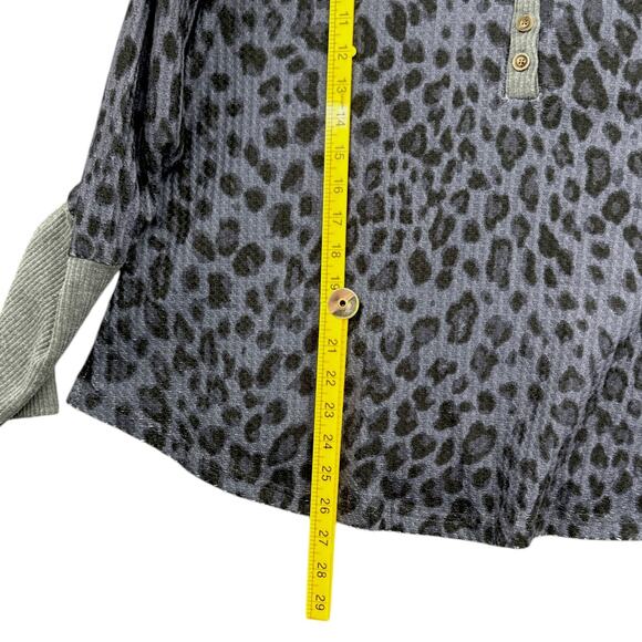 LUUKSE‎ Purple Animal Print Button-Up Henley Long Sleeve Top 1X - Picture 6 of 6